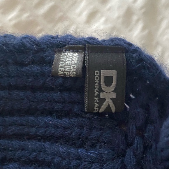 DKNY Cashmere scarf - Picture 4 of 5